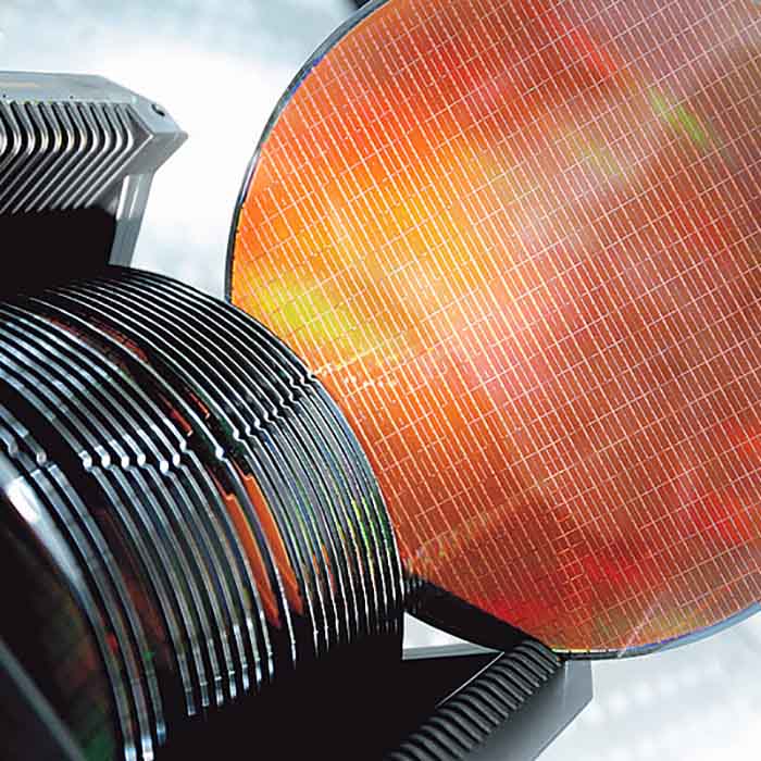 Cómo los materiales avanzados resuelven 3 desafíos críticos en el diseño del horno de semiconductores
