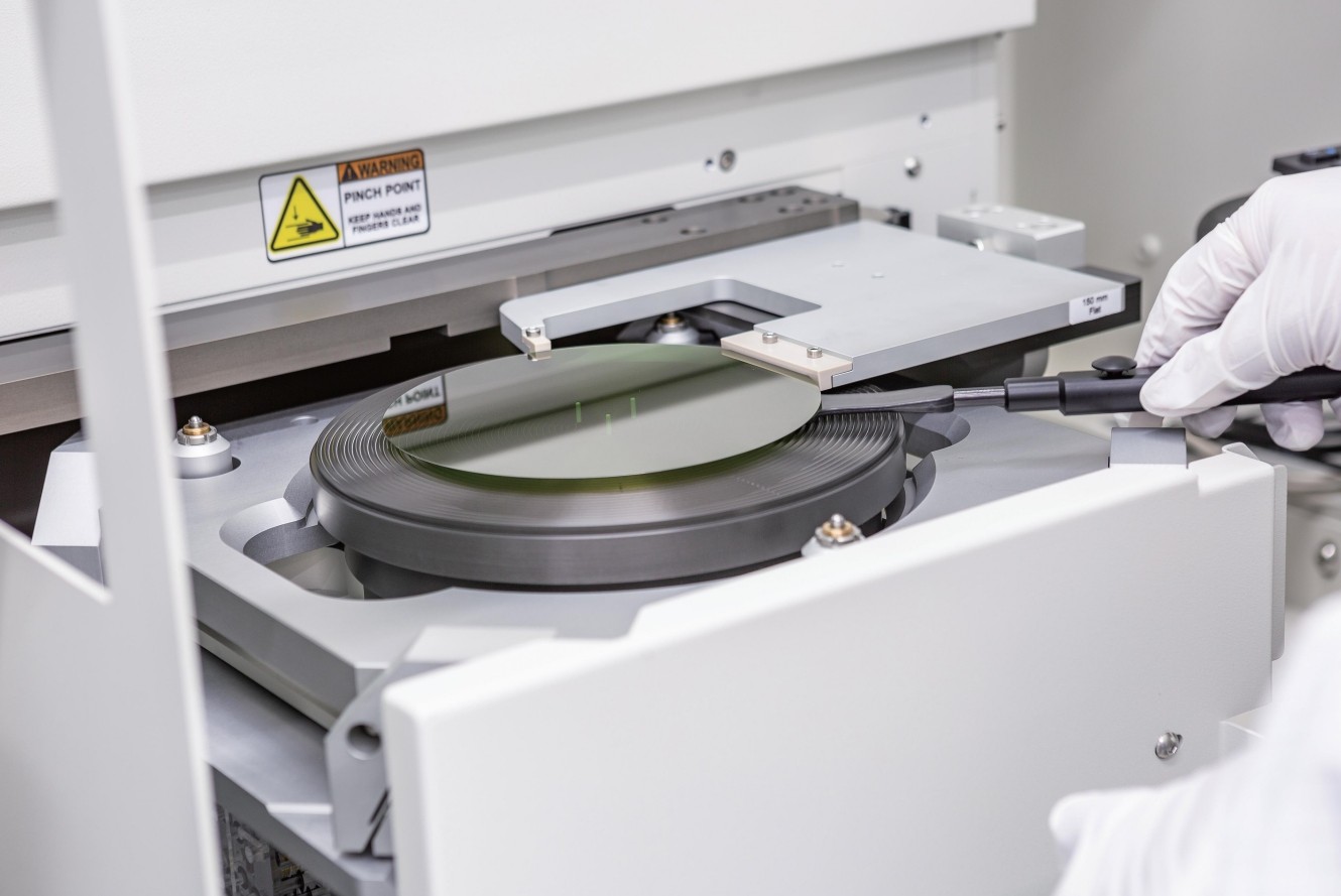 LPE es el método importante para preparar el cristal único de tipo P-Sic y el cristal único 3C-SiC